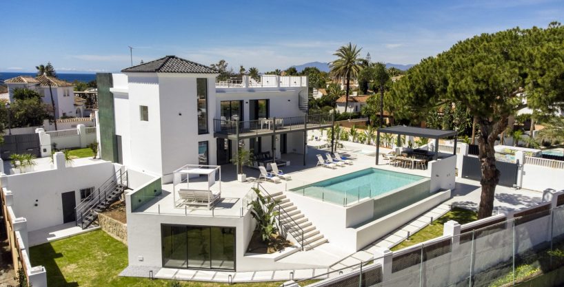 2024.04.10 Renny Luxury Villas Marbella Las Chapas Avda Cataluna 139 Villa Drone 7 1